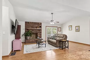 230 Blythewood Dr, Hendersonville, NC 28792 - Photo 8