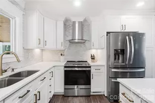 1901 Clearwood Ln, Charlotte, NC 28214 - Photo 10