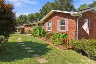 7 Fieldcrest Cir, Asheville, NC 28806 - Photo 2
