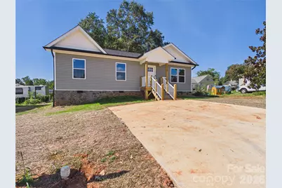 210 22nd Avenue Place NE, Hickory, NC 28601 - Photo 2