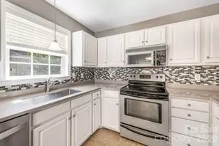 98 Stonehollow Rd, Fletcher, NC 28732 - Photo 14