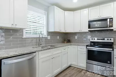 4400 Strangford Avenue, Charlotte, NC 28215 - Photo 12
