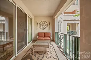 300 W 5th St, Charlotte, NC 28202 - Photo 18