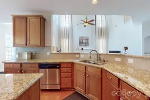 6005 Lillyshire Pl, Charlotte, NC 28213 - Photo 14