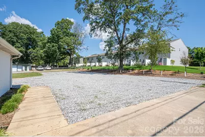 2303 E Main Street, Lincolnton, NC 28092 - Photo 22