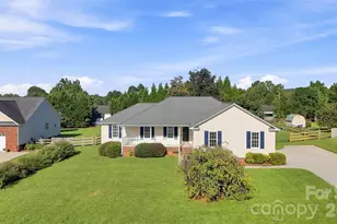 3707 Field Haven Ct, Maiden, NC 28650 - Photo 2