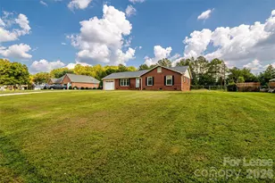 114 Cottonwood Dr, Mount Holly, NC 28120 - Photo 2