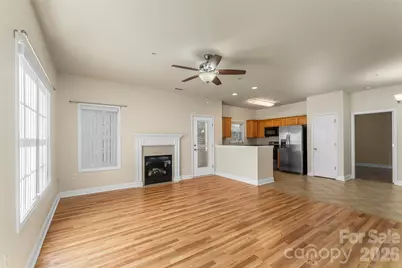 1360 21st Avenue NE, Hickory, NC 28601 - Photo 2