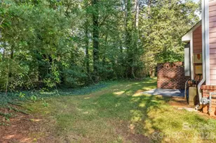 1360 21st Ave NE, Hickory, NC 28601 - Photo 26