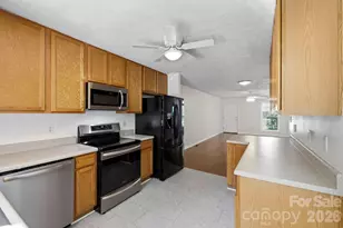 8A Bent Grass Ct, Black Mountain, NC 28711 - Photo 6