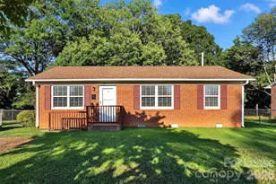 308 S Pine St, Dallas, NC 28034 - Photo 1