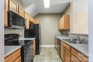 123 Foxden Dr, Fletcher, NC 28732 - Photo 4