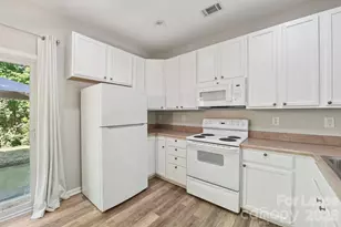 124 Clydesdale Ct, Matthews, NC 28104 - Photo 8