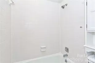 1016 Queens Rd, Charlotte, NC 28207 - Photo 18