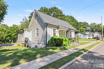 1104 W 7th Avenue, Gastonia, NC 28052 - Photo 2