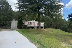 79 Jordan Rd, Swannanoa, NC 28778 - Photo 2