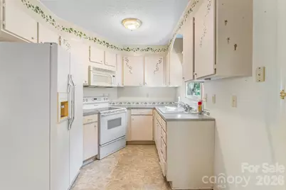 2524 Robinson Road, Newton, NC 28658 - Photo 8