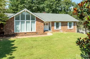 935 Ridgewood Dr NE, Lenoir, NC 28645 - Photo 2