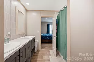 3194 Medicine Bow None, Claremont, NC 28610 - Photo 8