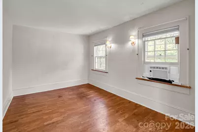 323 Blythe Street, Hendersonville, NC 28739 - Photo 34