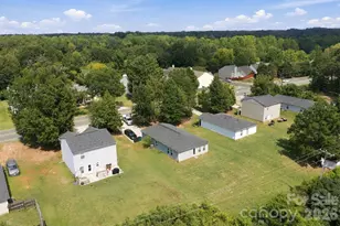 2142 Cindy Ln, Charlotte, NC 28216 - Photo 22