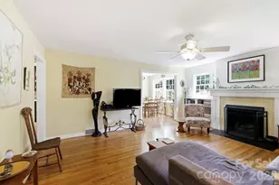 33 Pinecroft Rd, Asheville, NC 28804 - Photo 14