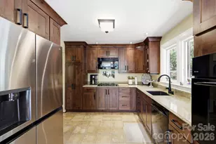 33 Pinecroft Rd, Asheville, NC 28804 - Photo 18