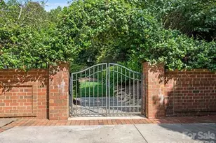 1811 Queens Rd W, Charlotte, NC 28207 - Photo 46