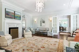 1811 Queens Rd W, Charlotte, NC 28207 - Photo 6