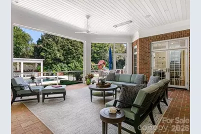 1811 Queens Road W, Charlotte, NC 28207 - Photo 38