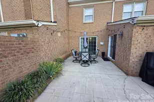 6816 Dumbarton Dr, Charlotte, NC 28210 - Photo 2