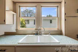 22 Jarrett St, Asheville, NC 28806 - Photo 8