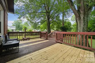 1818 Woodland Dr, Charlotte, NC 28205 - Photo 20