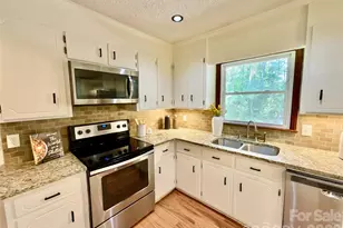 9500 Harvest Ln, Davidson, NC 28036 - Photo 4