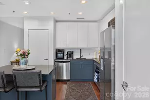 333 W Trade St, Charlotte, NC 28202 - Photo 8