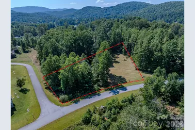 92 Crystal Heights Drive, Hendersonville, NC 28739 - Photo 6
