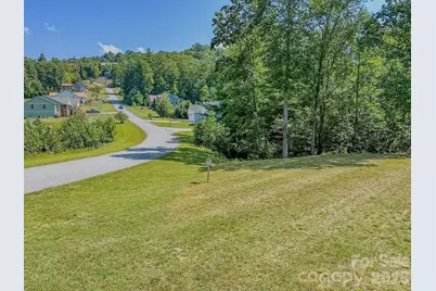 92 Crystal Heights Drive, Hendersonville, NC 28739 - Photo 14