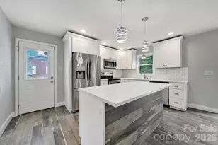 1200 Vickie Ln, Matthews, NC 28104 - Photo 6