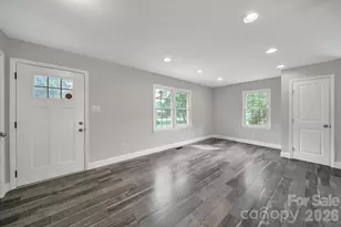 1200 Vickie Ln, Matthews, NC 28104 - Photo 2