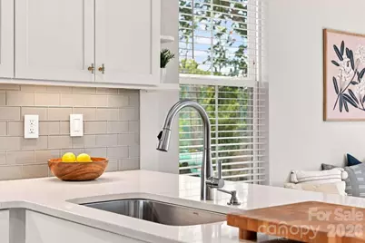 260 Parkwood Avenue, Charlotte, NC 28206 - Photo 12