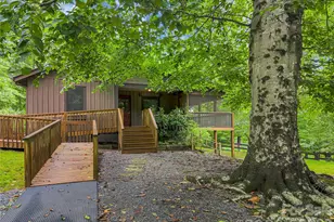 989 Fox Mountain Rd, Columbus, NC 28722 - Photo 4