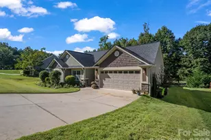 138 Brookwood Creek Dr, Landrum, SC 29356 - Photo 2
