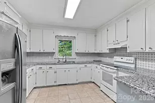 1732 Forest Lake Dr, Rock Hill, SC 29732 - Photo 4