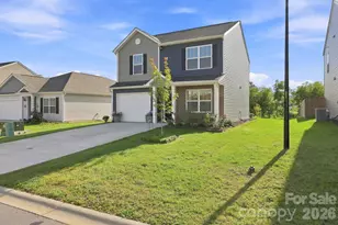 16 Madelyn Dr, Clyde, NC 28721 - Photo 2
