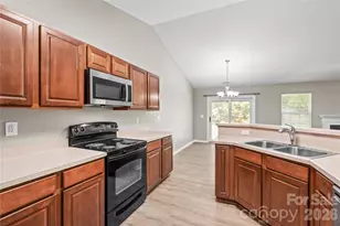 2457 Marthas Ridge Dr, Statesville, NC 28625 - Photo 8