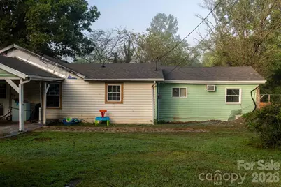 1219 Peak Place NW, Lenoir, NC 28645 - Photo 4