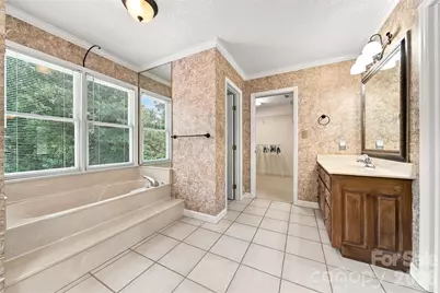 555 19th Avenue Lane NW, Hickory, NC 28601 - Photo 24