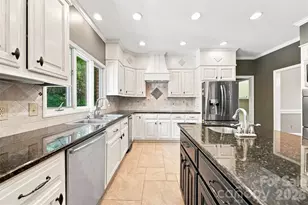 555 19th Ave Ln NW, Hickory, NC 28601 - Photo 14