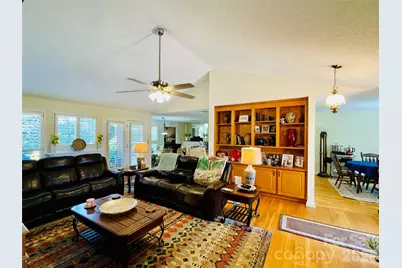 3001 Sunset Road, Charlotte, NC 28216 - Photo 4
