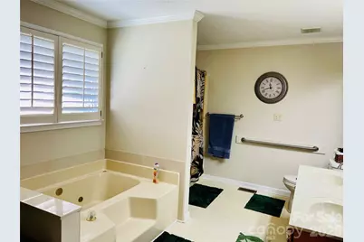3001 Sunset Road, Charlotte, NC 28216 - Photo 14